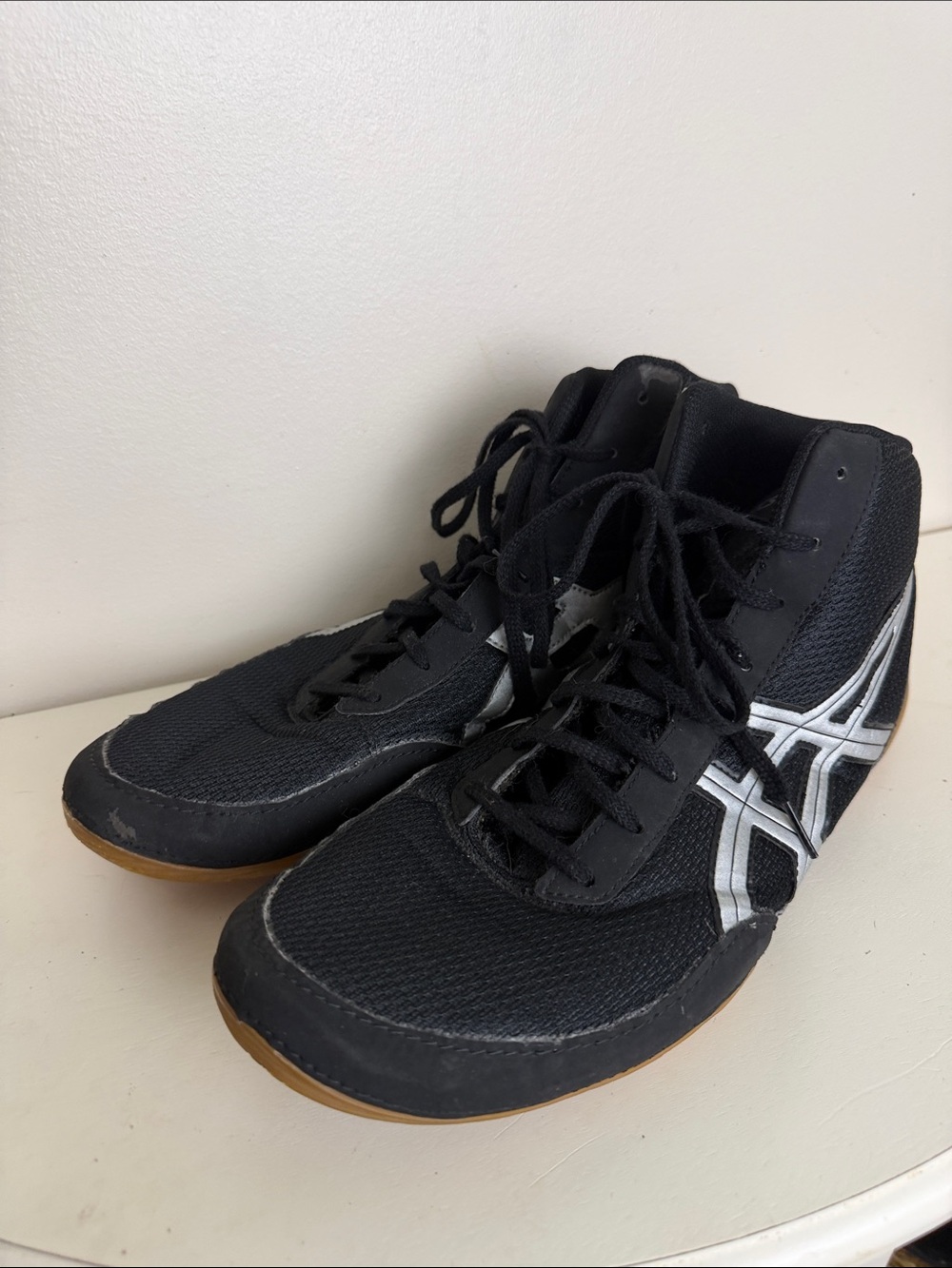 (2383) Asics Matflex Black and White High-Top Athletic Wrestling Shoes, Size: 14